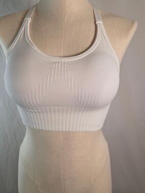 90 Degree by Reflex White Seamless Vespera Bra Size M EUC LIKE NEW!